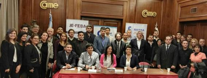 Jvenes emprendedores de la provincia de Buenos Aires y de Capital Federal junto a dirigentes y disertantes
