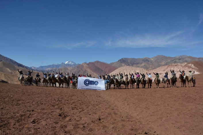 La delegacin de CAME durante el cruce