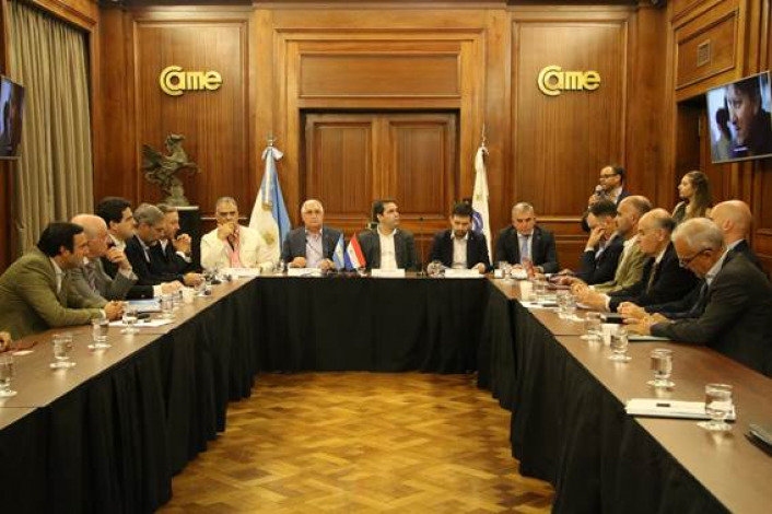 Los funcionarios paraguayos se reunieron con directivos de CAME en el Saln Frondizi de la entidad