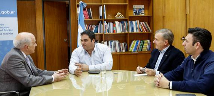 Fabián Tarrío, José A. Bereciartúa, Jorge Alberto Triaca y Christian Bauab durante la reunión