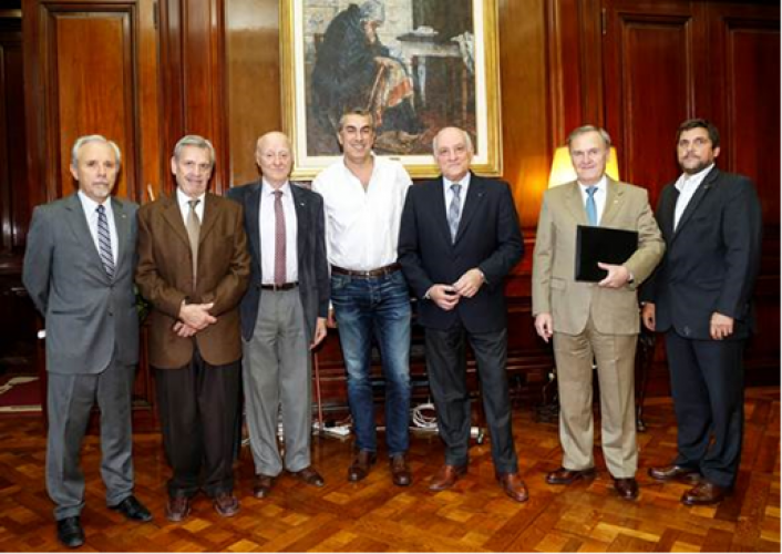 Autoridades de CAME junto al vicepresidente del Banco Nación, Enrique Vaquié