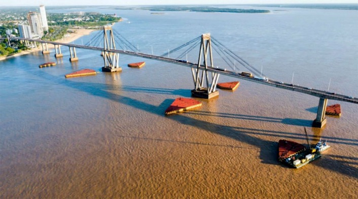 Puente General Manuel Belgrano, une las provincias de Chaco y Corrientes.